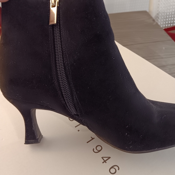 Womens ankle boots/black suede - Picture 6 of 8